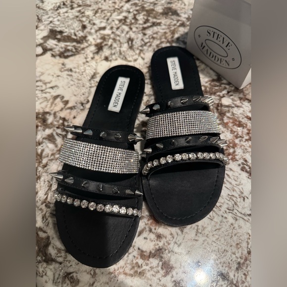 Steve Madden Lindy Sandals 🖤 - Picture 2 of 6